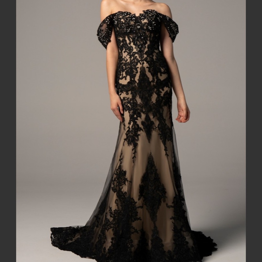 COCOMELODY PROM/BRIDAL GOWN